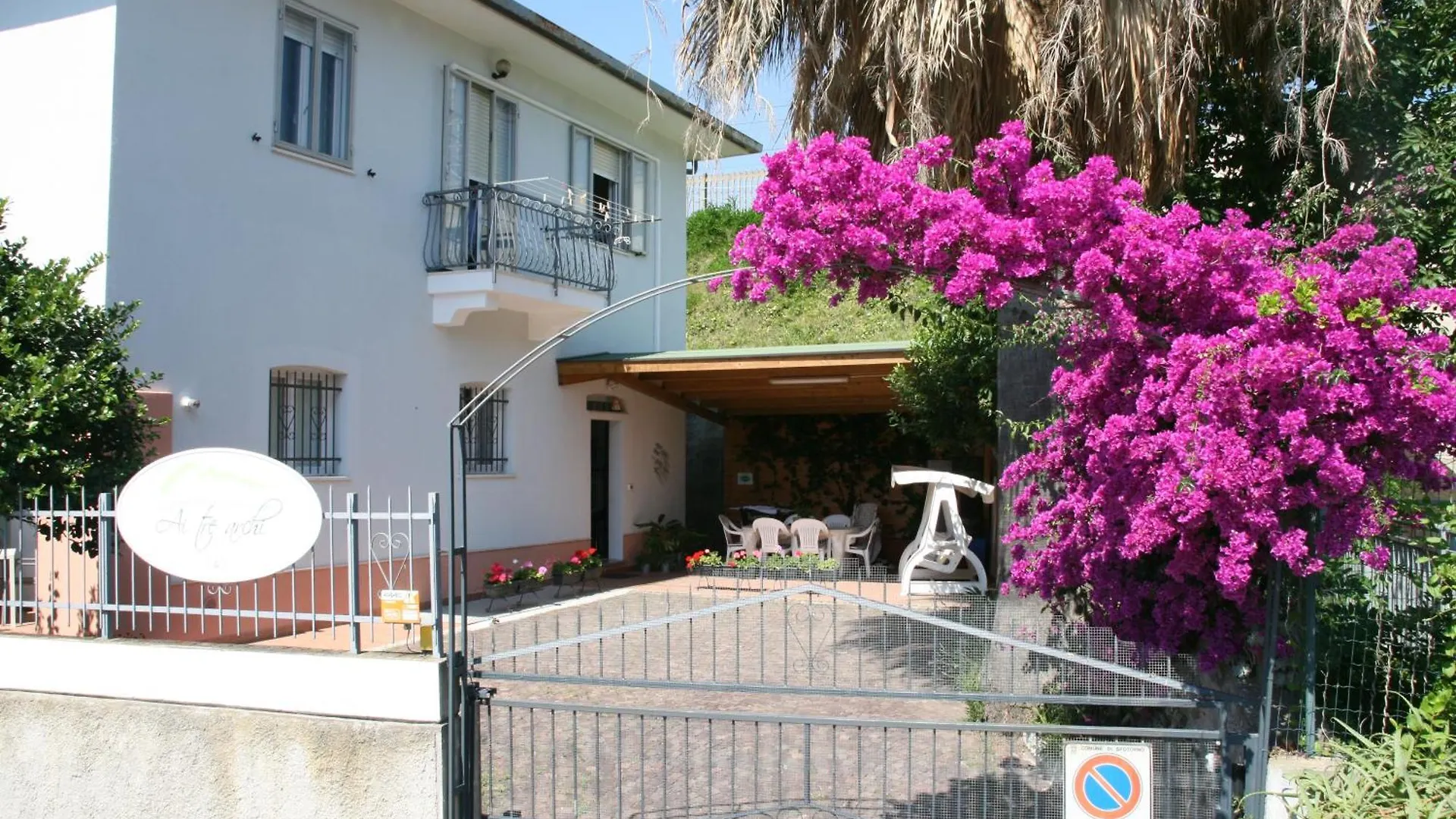 B&B Ai Tre Archi Spotorno Bed & Breakfast