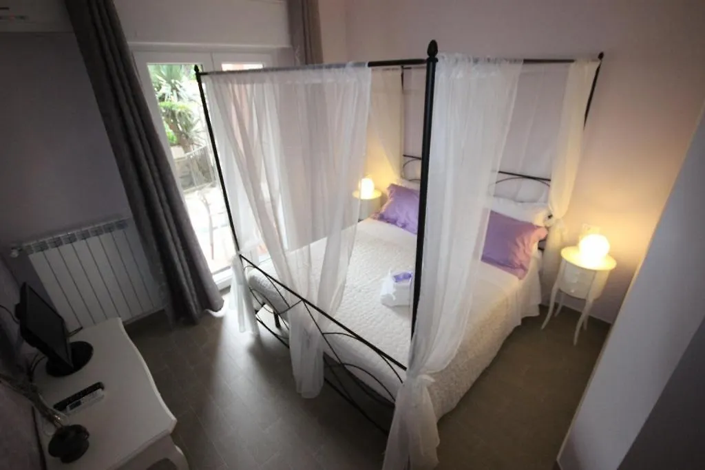 Bed & Breakfast B&B Ai Tre Archi Spotorno